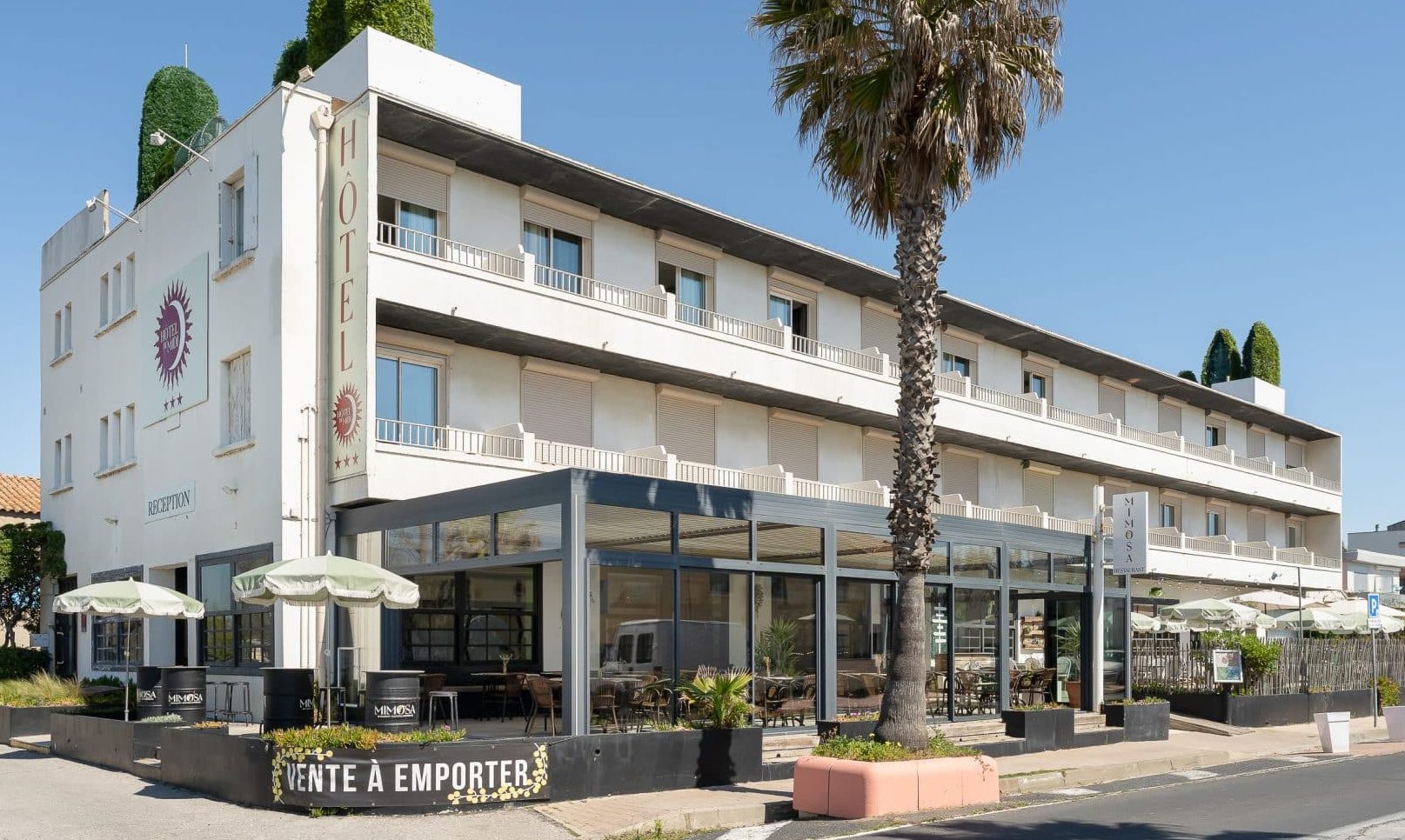 Façade de l'hôtel du midi Palavas-les-Flots